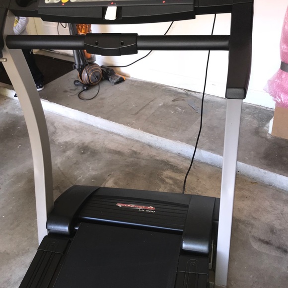 Pro form lx 660 treadmill - Picture 3 of 4